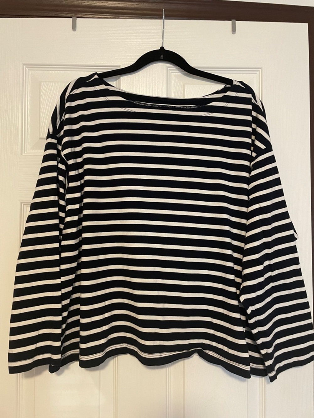 Old Navy Tee  Navy & White Striped Long Sleeve  Size XXL